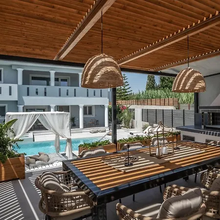 ヴィラ Fratelli Villa, With Heated Pool & Whirlpool, By Thinkvilla Áyios Kírikos